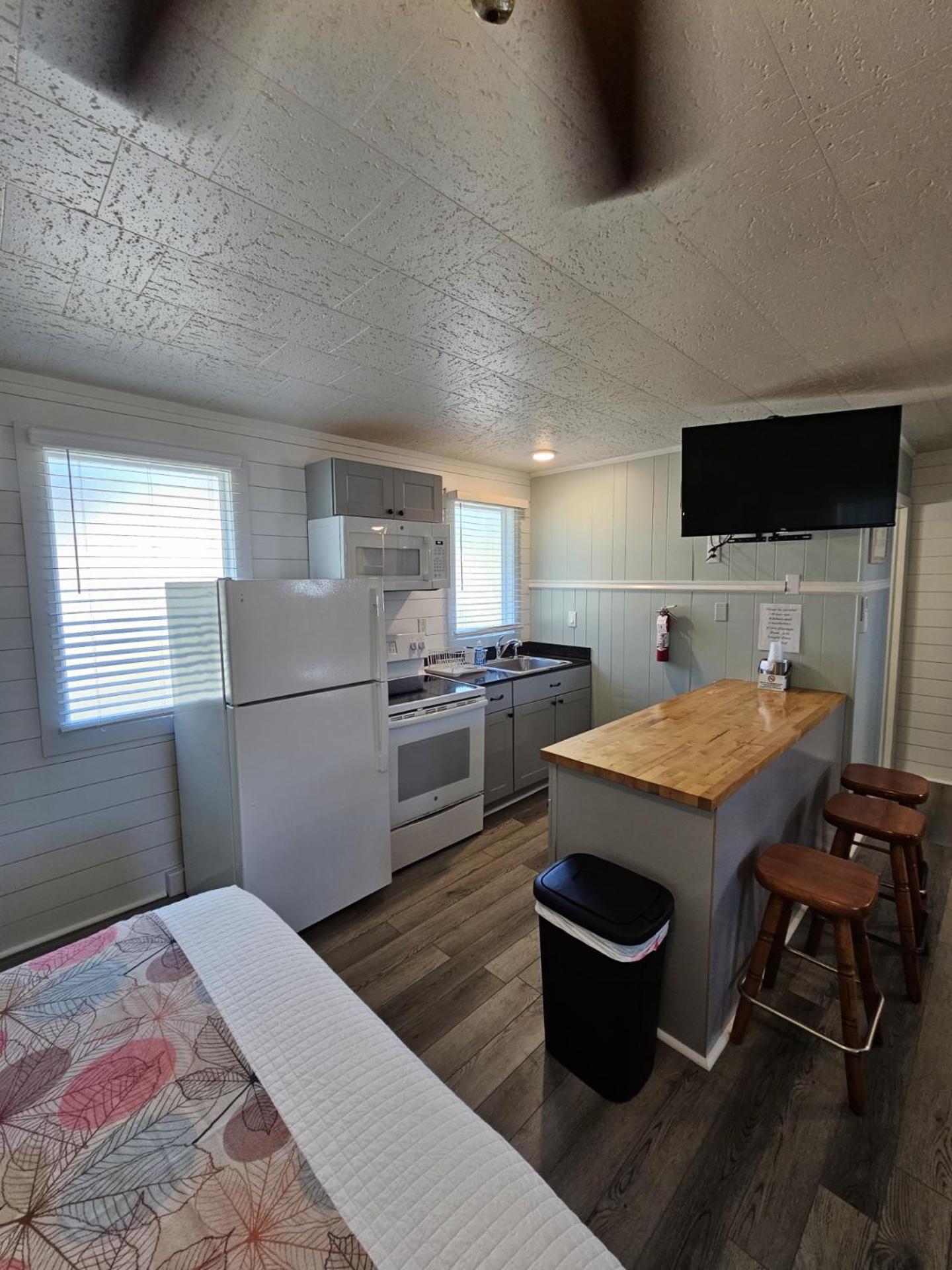 Island Guesthouse And Motel Obx Мантео Екстериор снимка