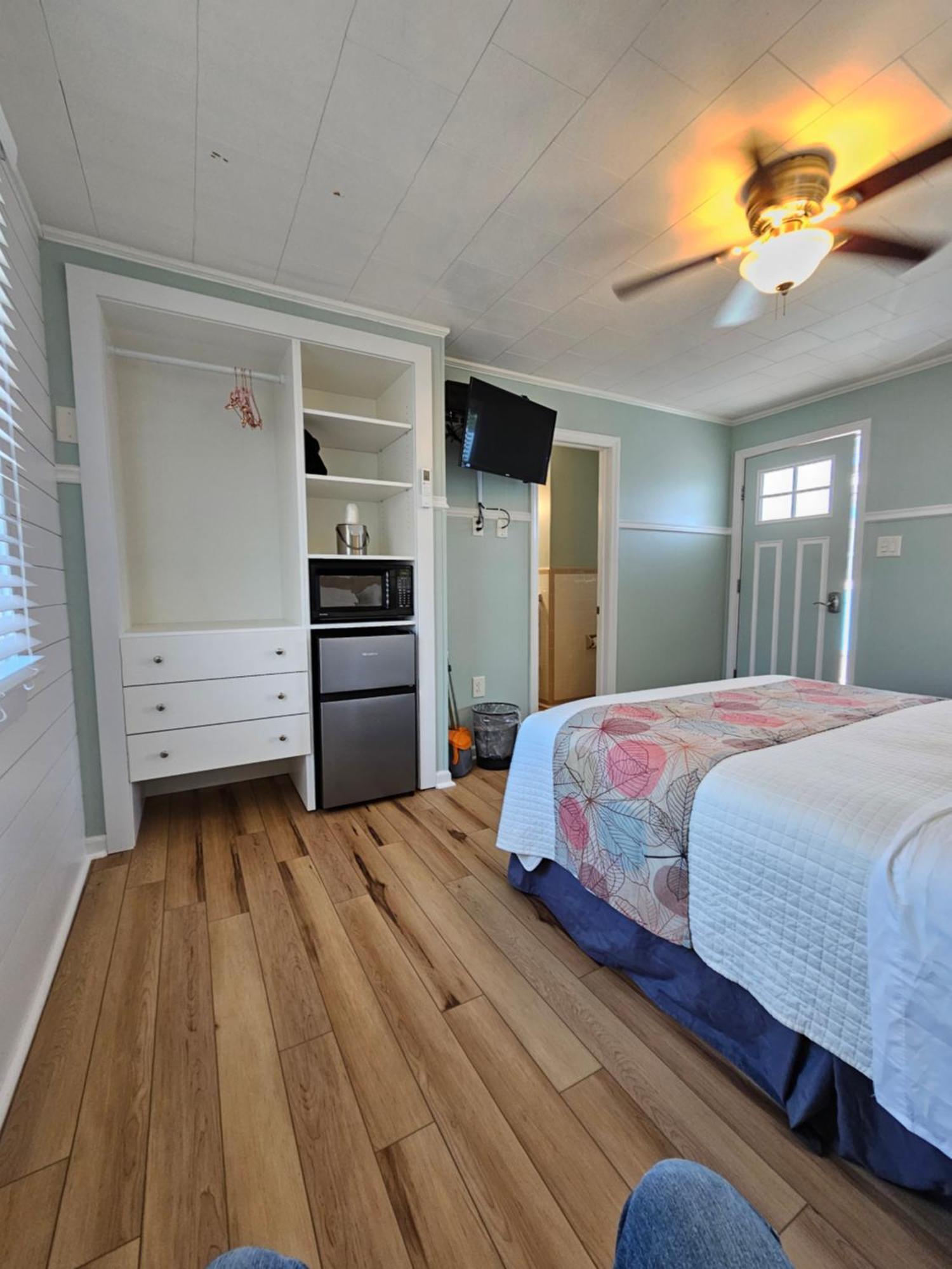 Island Guesthouse And Motel Obx Мантео Екстериор снимка